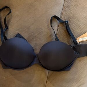SKIMS Ultimate push up strapless Black Bra